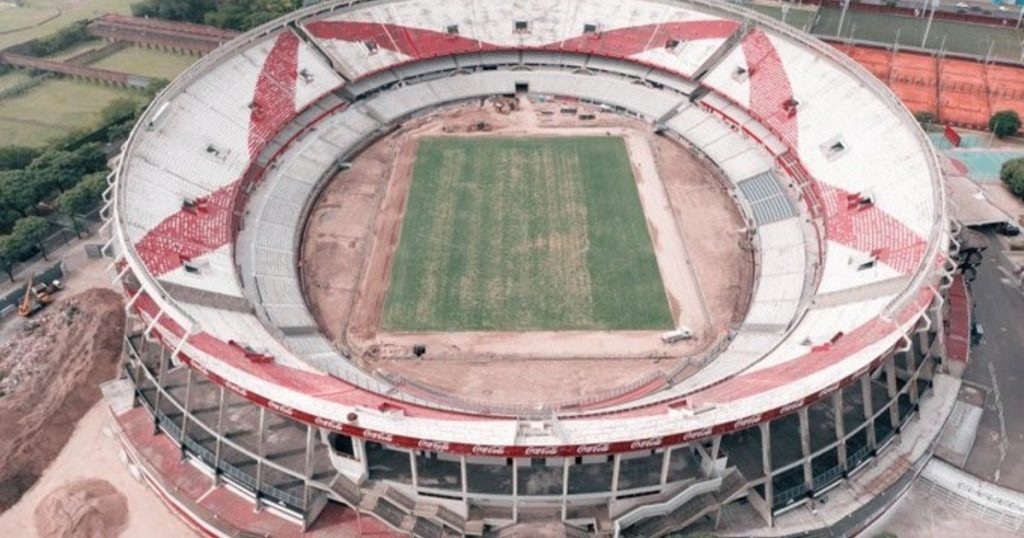 An increasingly huge stadium
