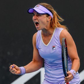 Nadia Podorowska is steadily ahead in Melbourne: she beat Minin and qualified for the Round of 16