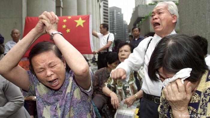 Hong Kong has begun deporting 4,000 Chinese who lost legal battles to stay in the territory. 