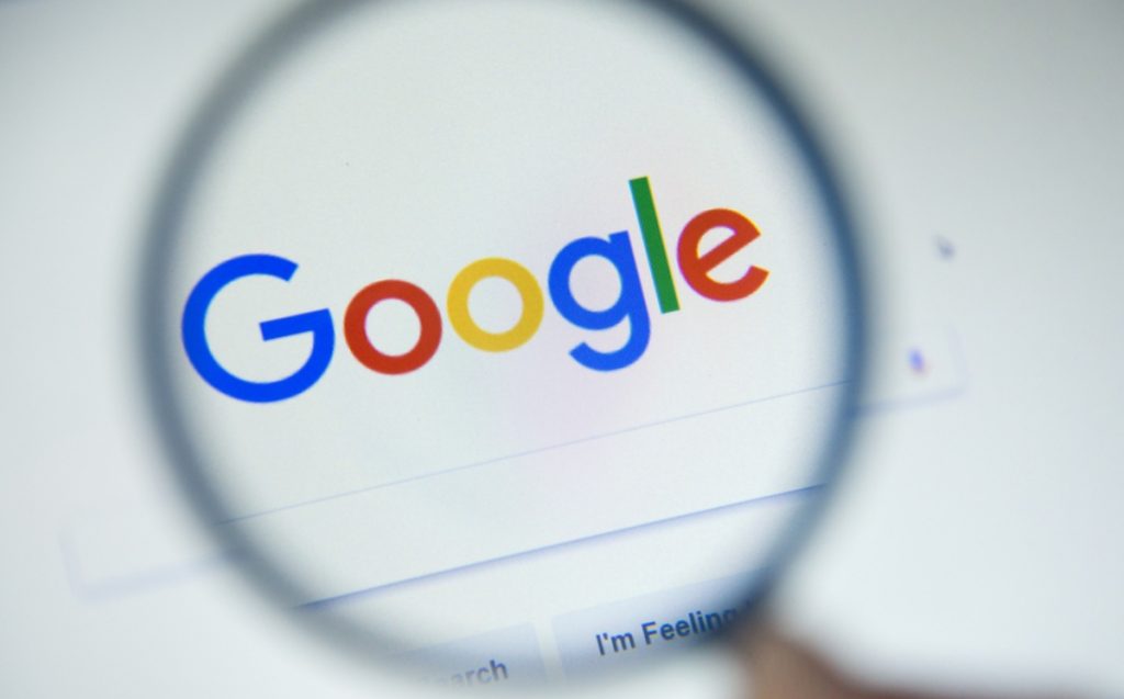 Google is dropping globally.  Users report service crashes