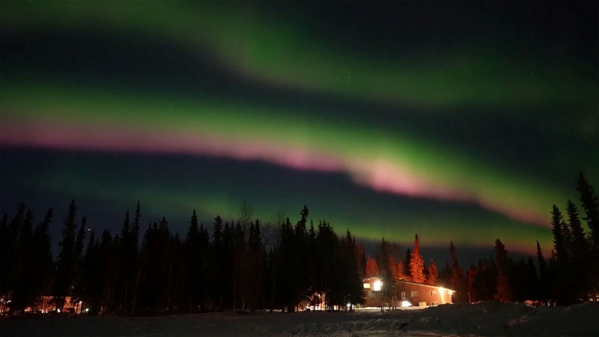 Aurora borealis paints the colors of Alaska and leaves beautiful postcards