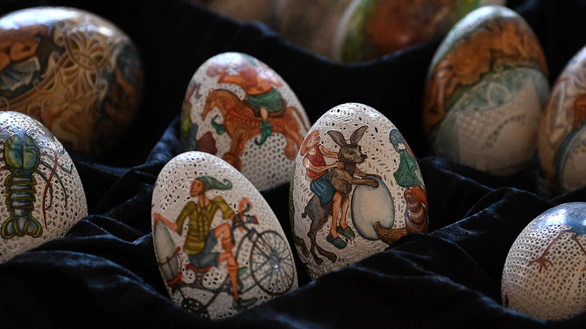 What is the meaning of Easter eggs?