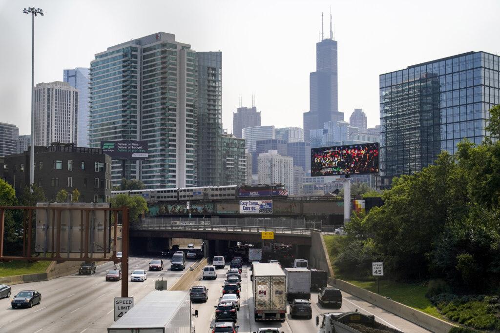 Chicago stores fall to 10-year-old, mag-mile of half