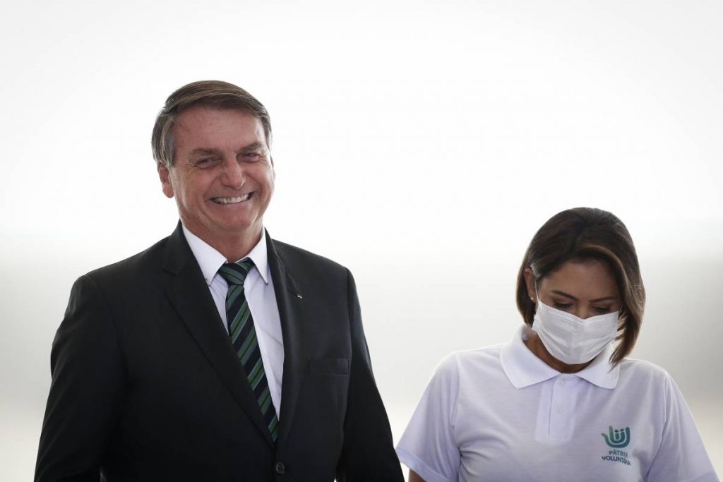Brazil: The Attorney General's office examines whether Bolsonaro committed a crime by encouraging his followers to invade public hospitals