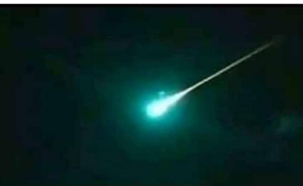 An alleged meteor exploding in Venezuela and shaking