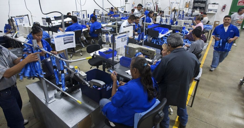 The oversight committee warns that Mexico must send clear messages on labor issues