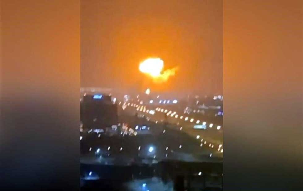 The ship explodes in the port of Dubai
