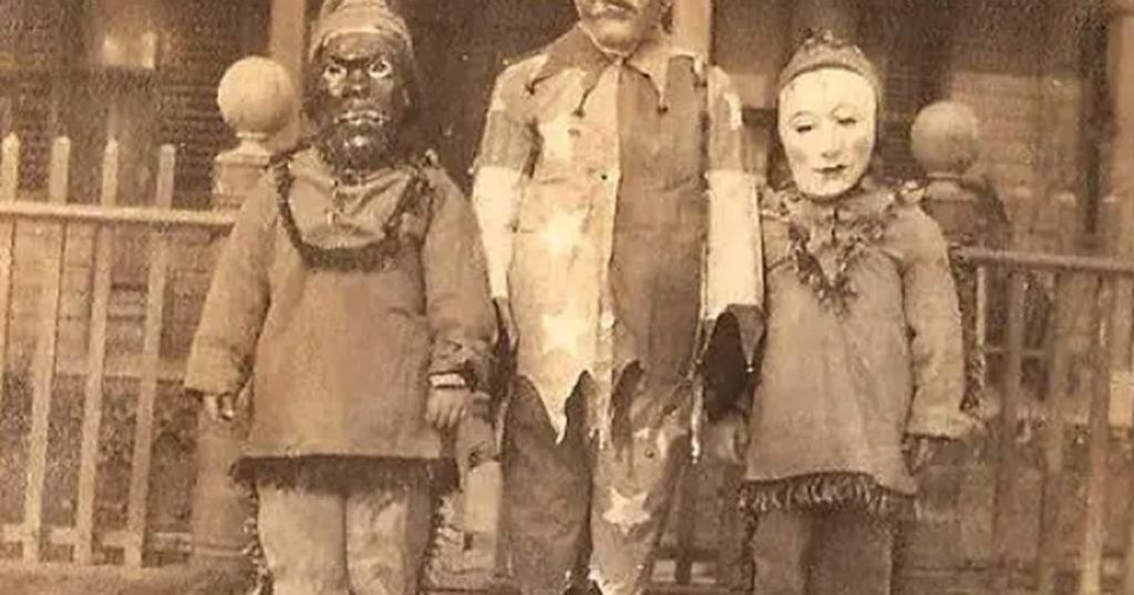 Old fashion photos that really caused horror - Ecuador subway