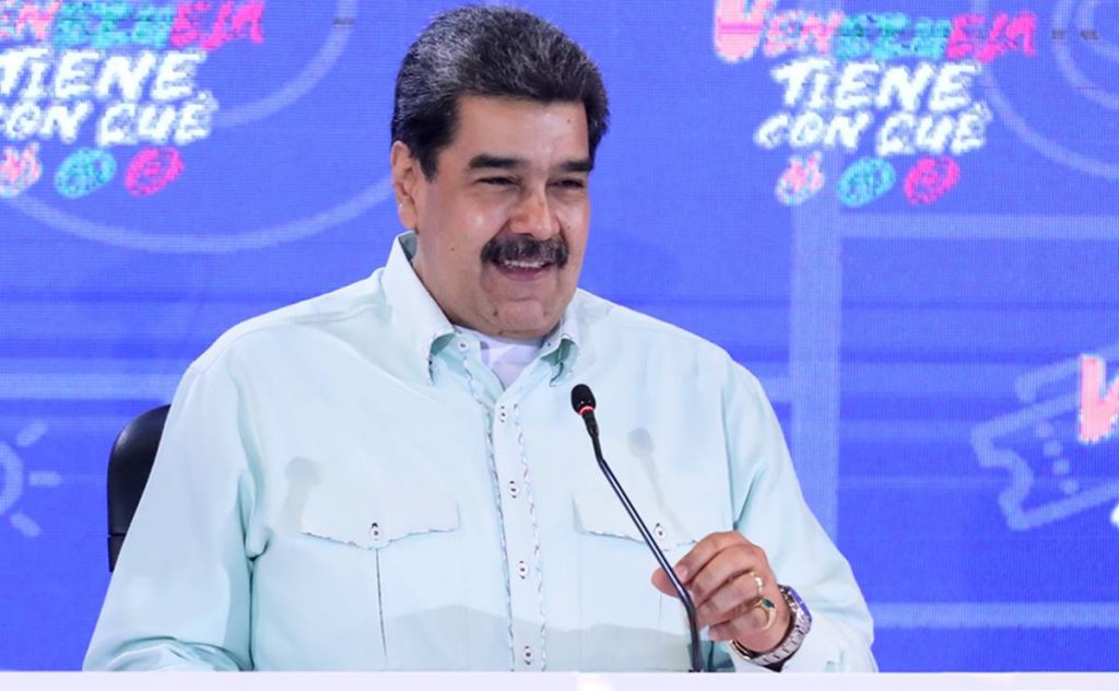 Como AMLO, Maduro ataca a principal universidad de Venezuela
