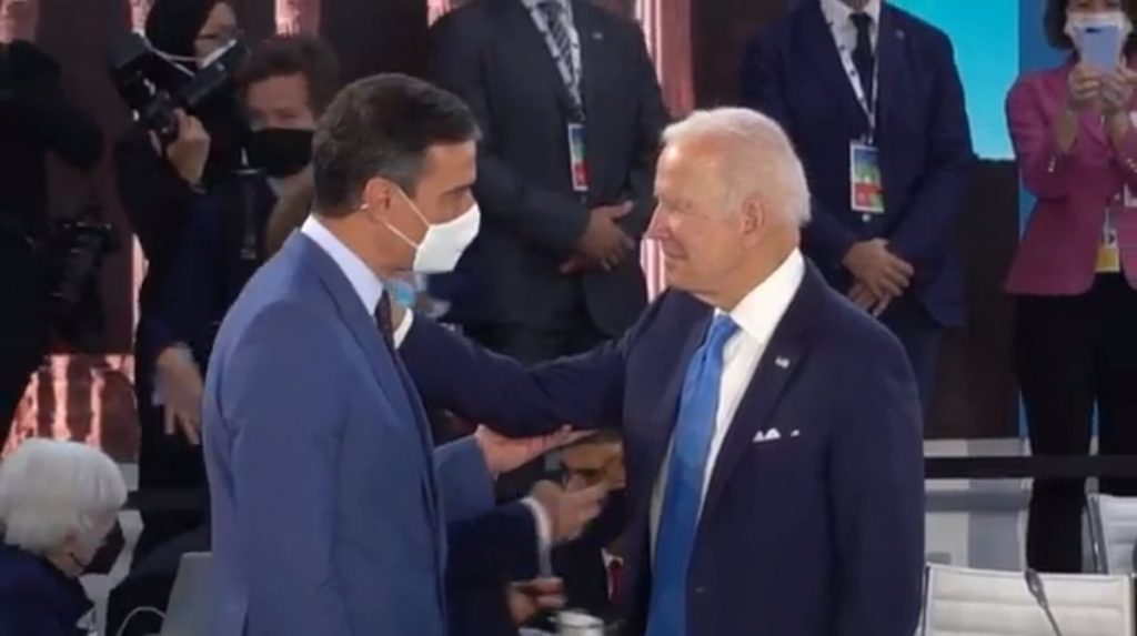 United States: Sanchez speaks briefly with Biden at the G-20 meeting