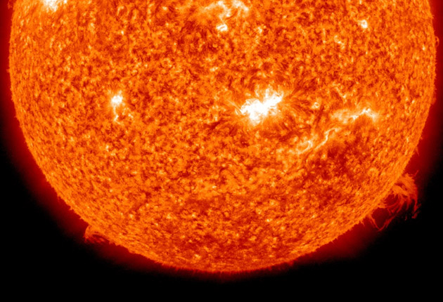 Solar storms "cannibals" are heading towards the world and could cause the end of the world on the Internet