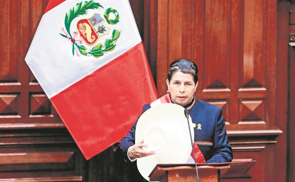 Apoyo de AMLO trajo más líos a Perú