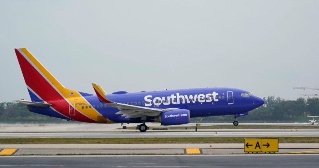 Passenger jumps out of a plane while landing in Phoenix |  News from Mexico